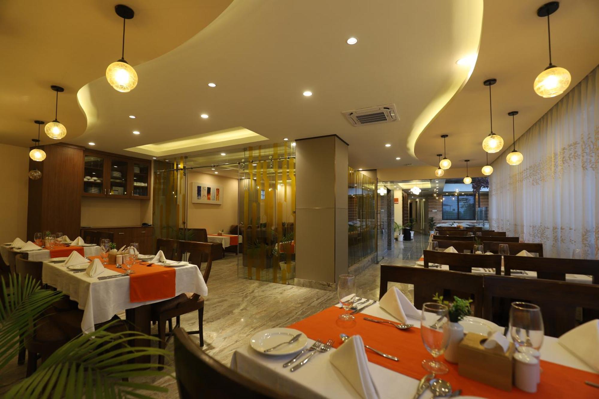 קטמנדו Apex Business Hotel - Airport מראה חיצוני תמונה